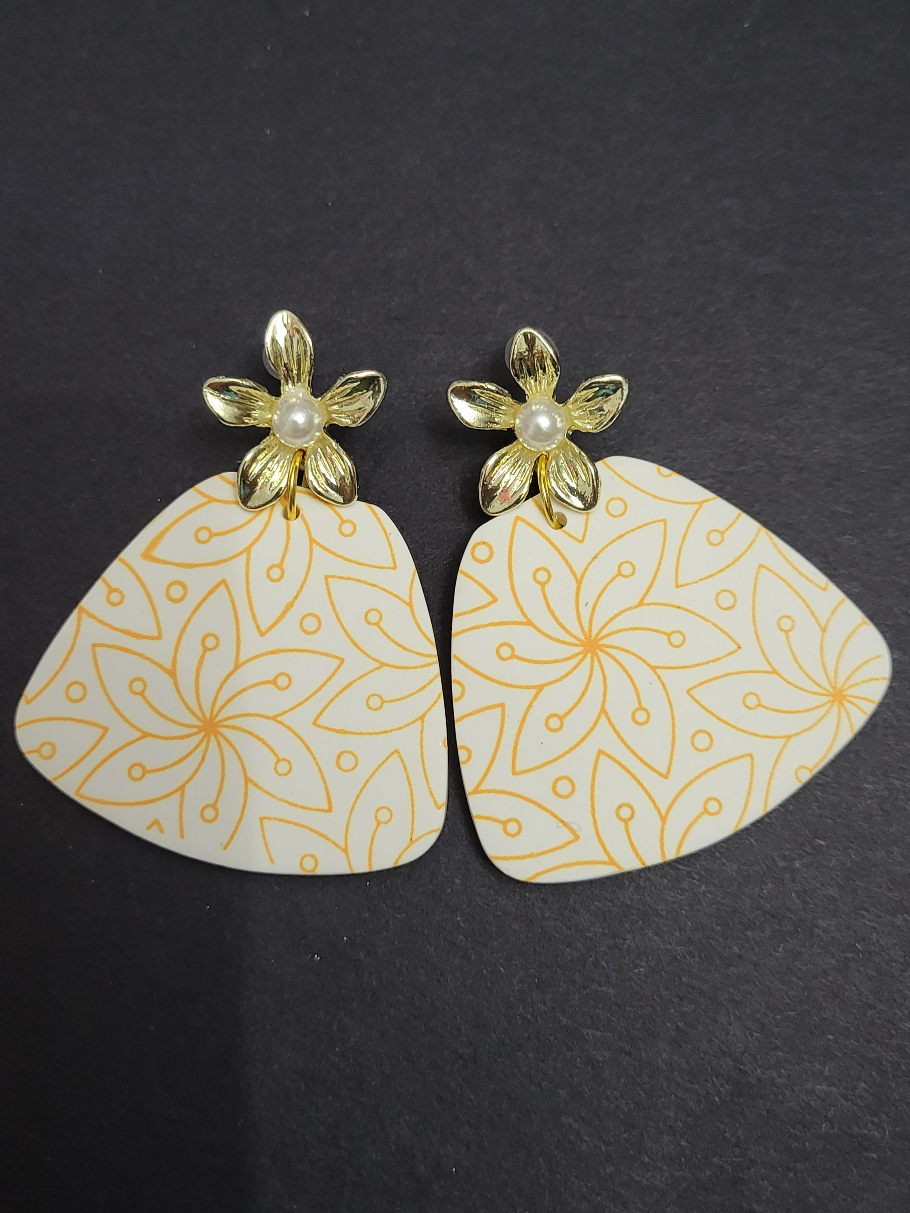 Yellow Pinwheel Flower – k68designs.com